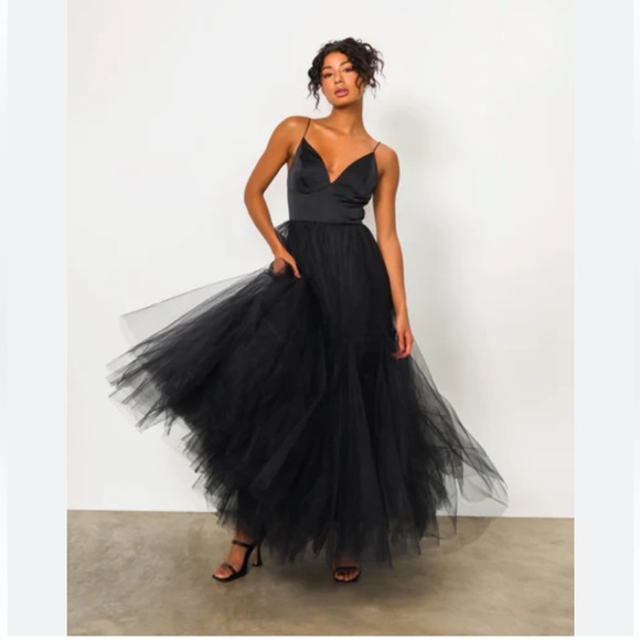 Fame and Partners Dresses & Skirts - ame and Partners dress- black mesh with green under